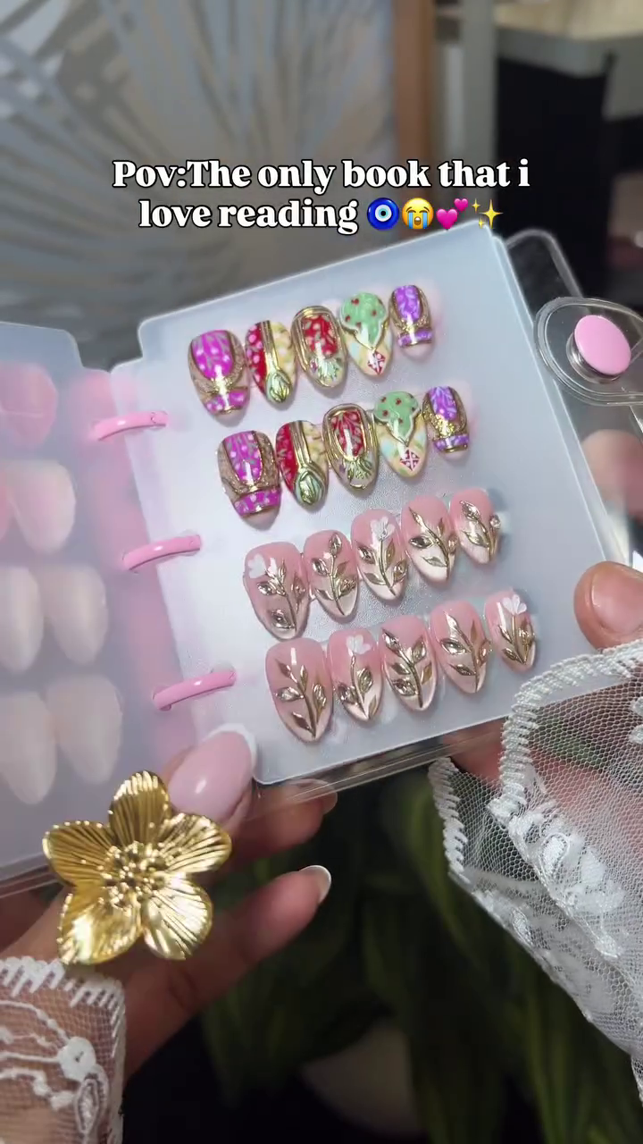 🌸 The Nail Design Book Every Girl Wants